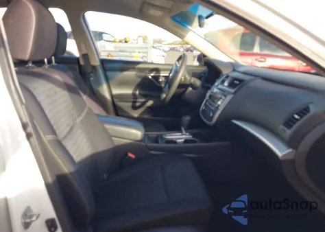 2016 Nissan Altima 2.5/2.5 S/2.5 Sl/2.5 Sr/2.5 Sv z USA, uszkodzony, nr VIN 1N4AL3AP0GN361921